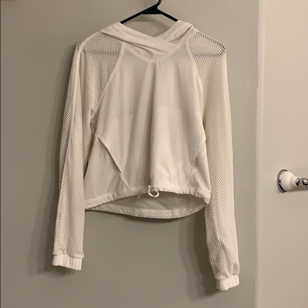 Lululemon catch a breeze pullover white size 4